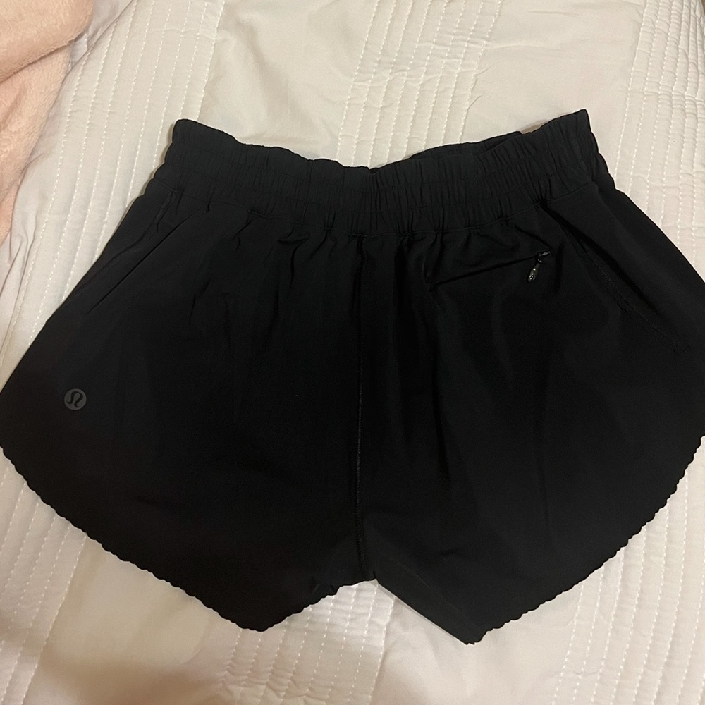 Lululemon hit it shorts